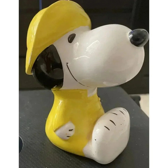 Snoopy Wears A Raincoat & Cap Piggy‎ Bank  Peanuts No Plug Vintage Ceramic - Picture 1 of 6